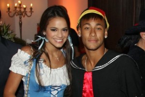 Neymar e a namorada Bruna Marquezine