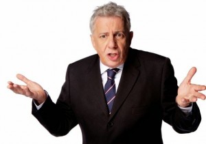 Marco Nanini na peça "A Arte e a Maneira de Abordar Seu Chefe Para Pedir Um Aumento"