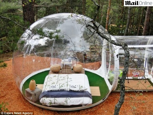 Hotel francês substitui quartos tradicionais por 'bolhas' na natureza Bolhas dormitórios na natureza