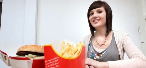 Jovem com anorexia diz que McDonald’s salvou sua vida