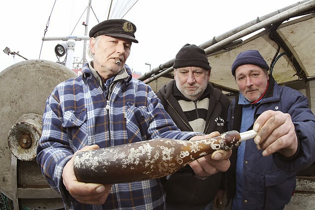 Pescadores alemães encontram mensagem de mais de cem anos em garrafa