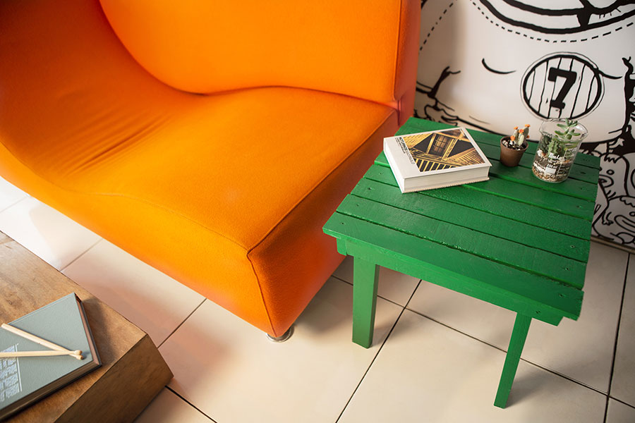 Projeto transforma cavaletes das eleições em objetos úteis