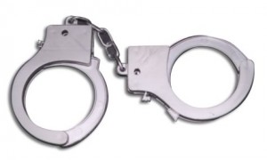 Jovem é sequestrado por família de garota que conheceu pela internet