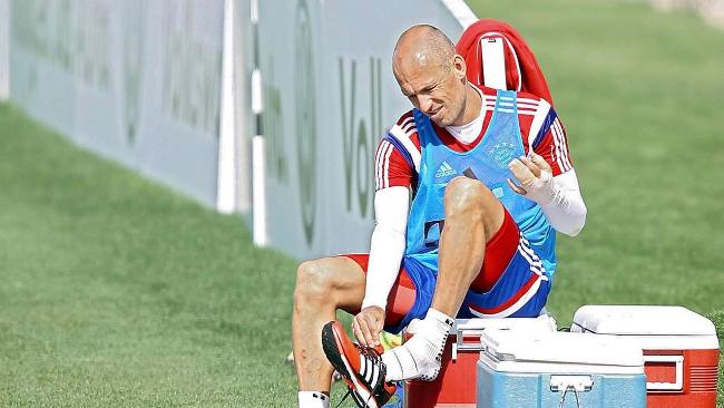 Robben é mordido por crocodilo em pré-temporada do Bayern