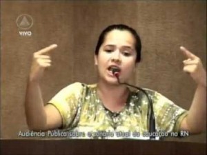 Professora do RN silencia deputados em audiência pública