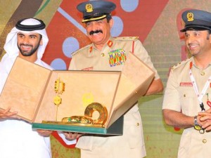 Dubai premia 'bons motoristas' com carros novos