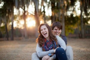 Mulher se nega a desligar aparelhos após acidente e marido acorda do coma