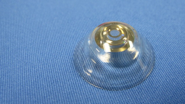 Pesquisadores desenvolvem lente de contato que pode dar zoom