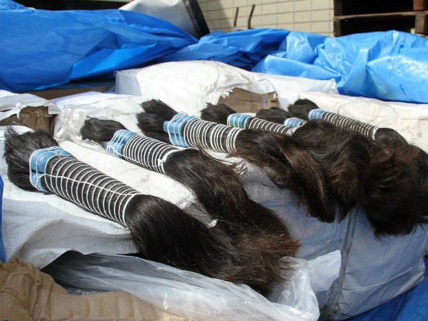 Receita Federal doa quase 250 kg de cabelos apreendidos na fronteira do país