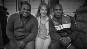 Amizade entre cego, amputado e jornalista emociona público na Paralimpíada